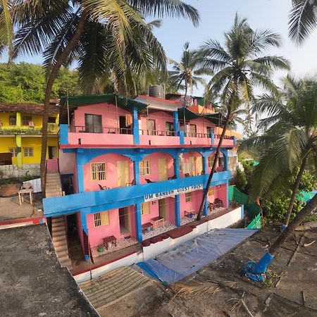 Om Ganesh Guest House Cliffside Arambol Eksteriør billede