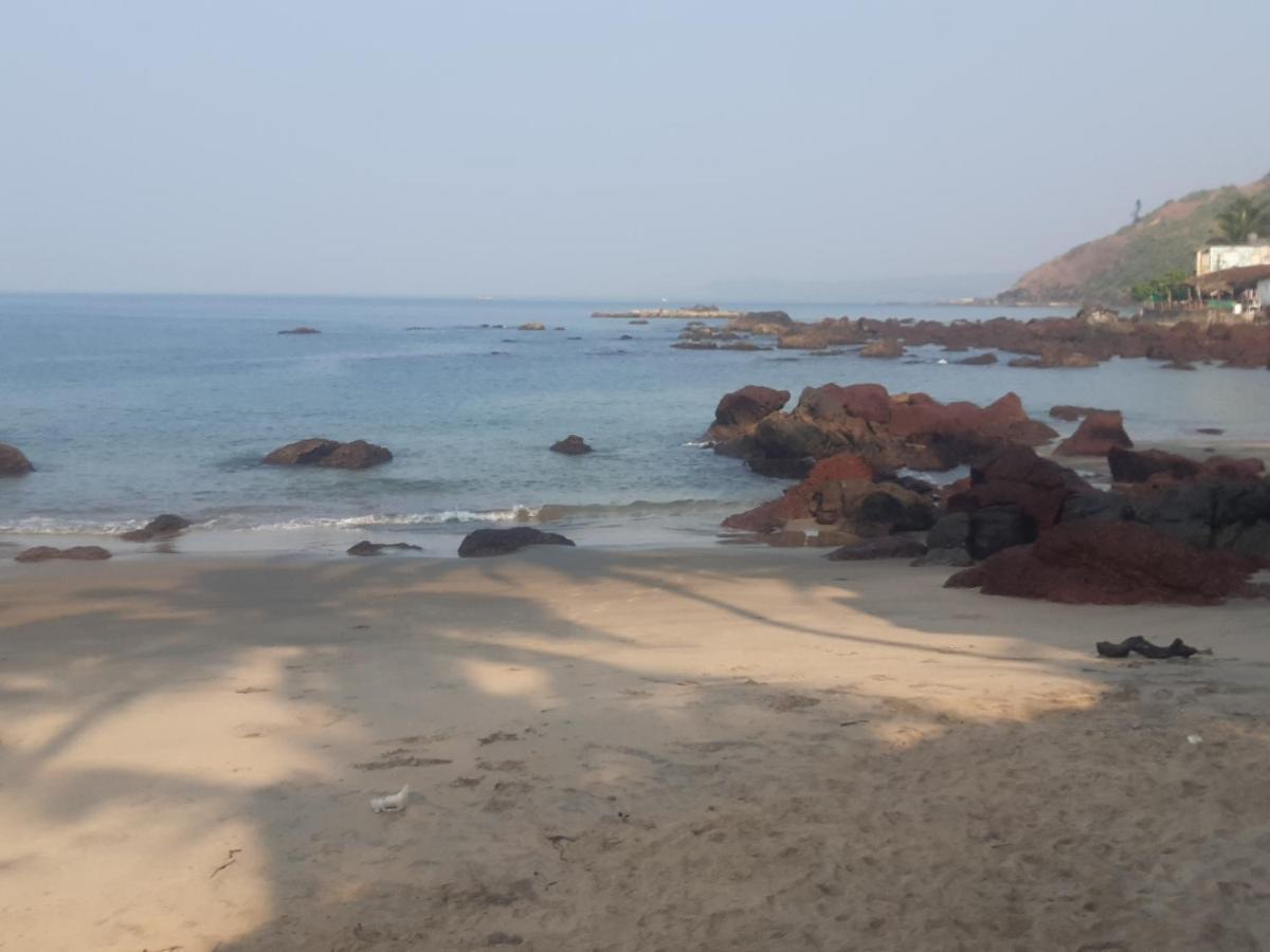 Om Ganesh Guest House Cliffside Arambol Eksteriør billede