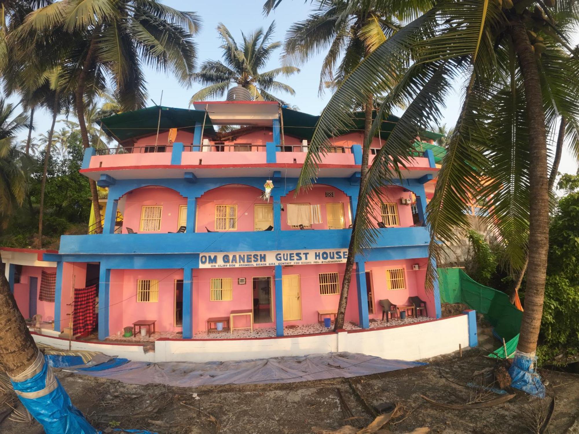 Om Ganesh Guest House Cliffside Arambol Eksteriør billede