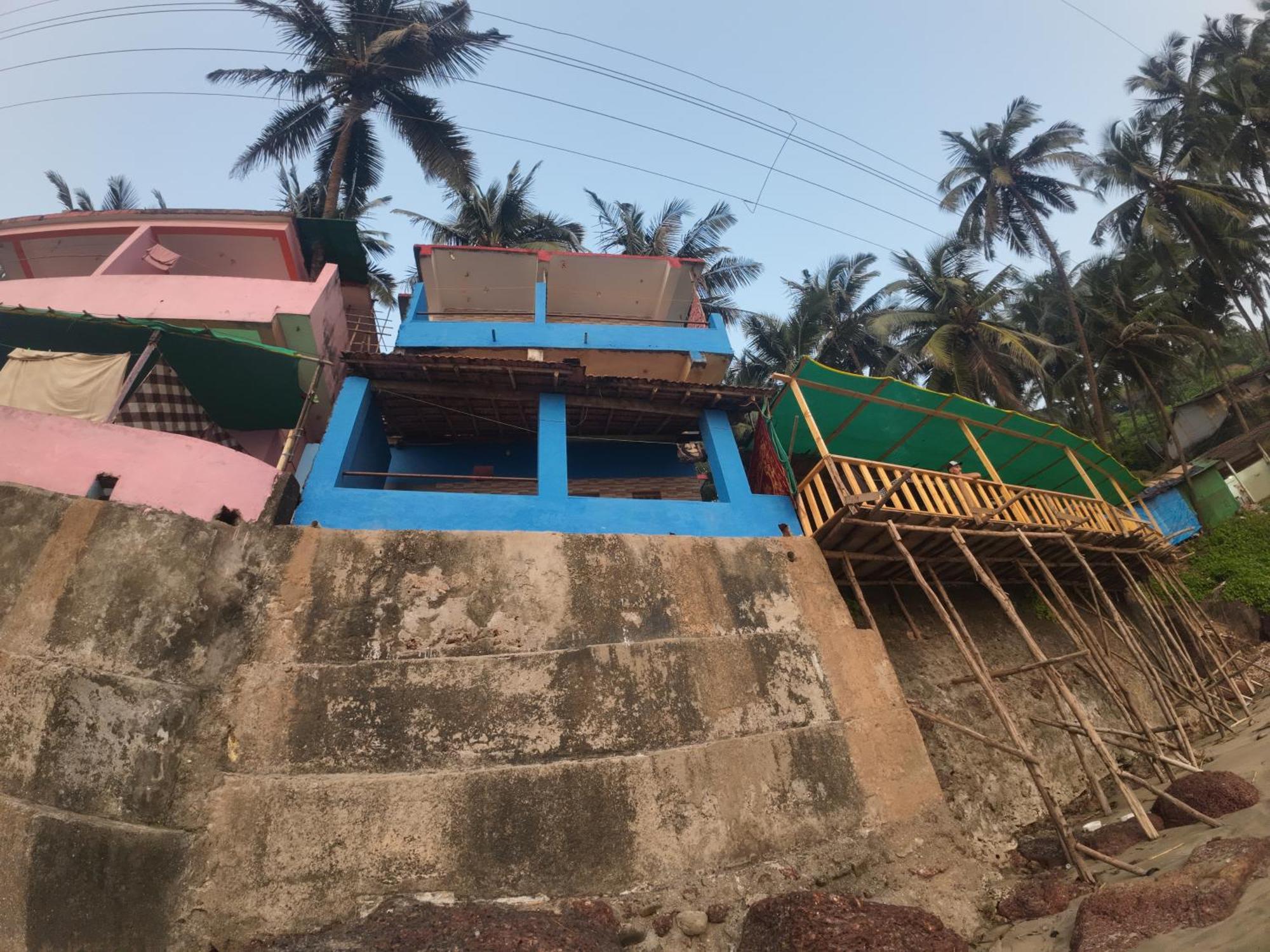 Om Ganesh Guest House Cliffside Arambol Eksteriør billede