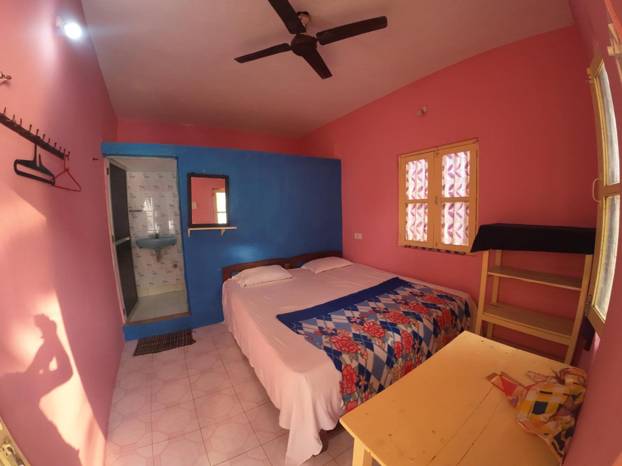 Om Ganesh Guest House Cliffside Arambol Eksteriør billede