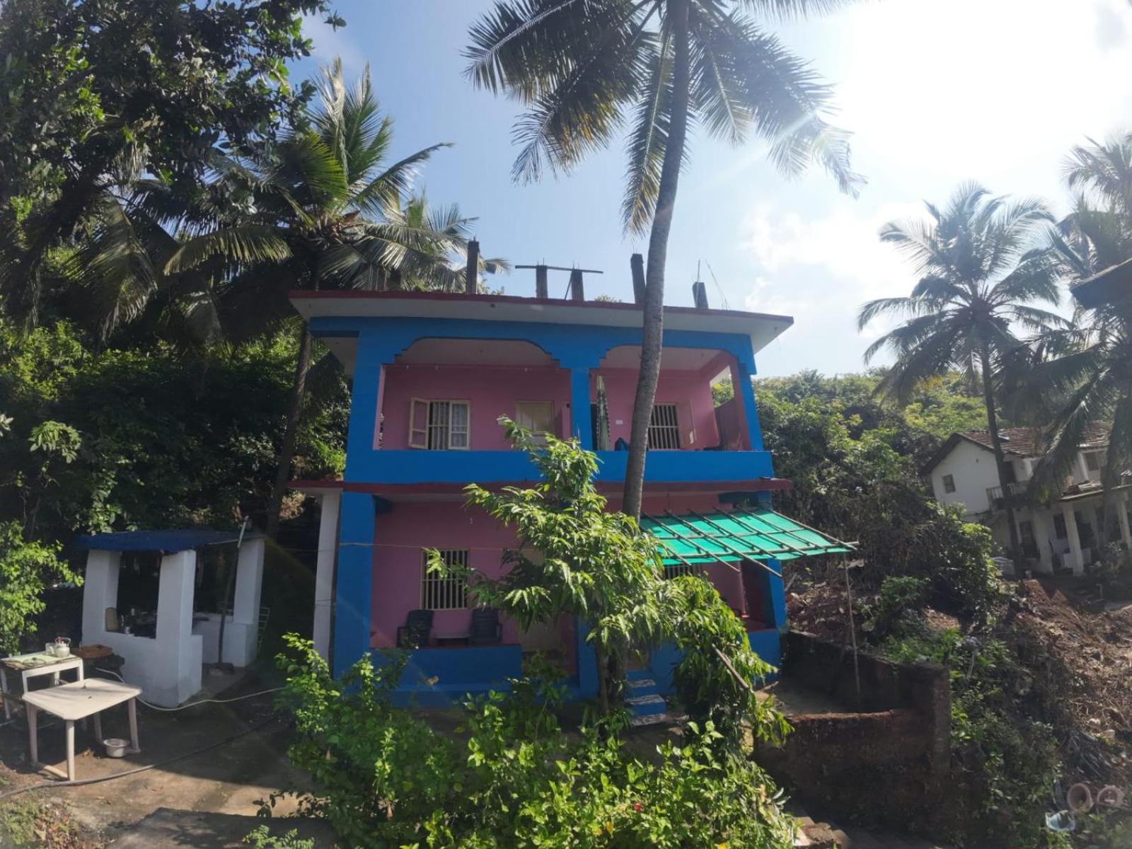 Om Ganesh Guest House Cliffside Arambol Eksteriør billede
